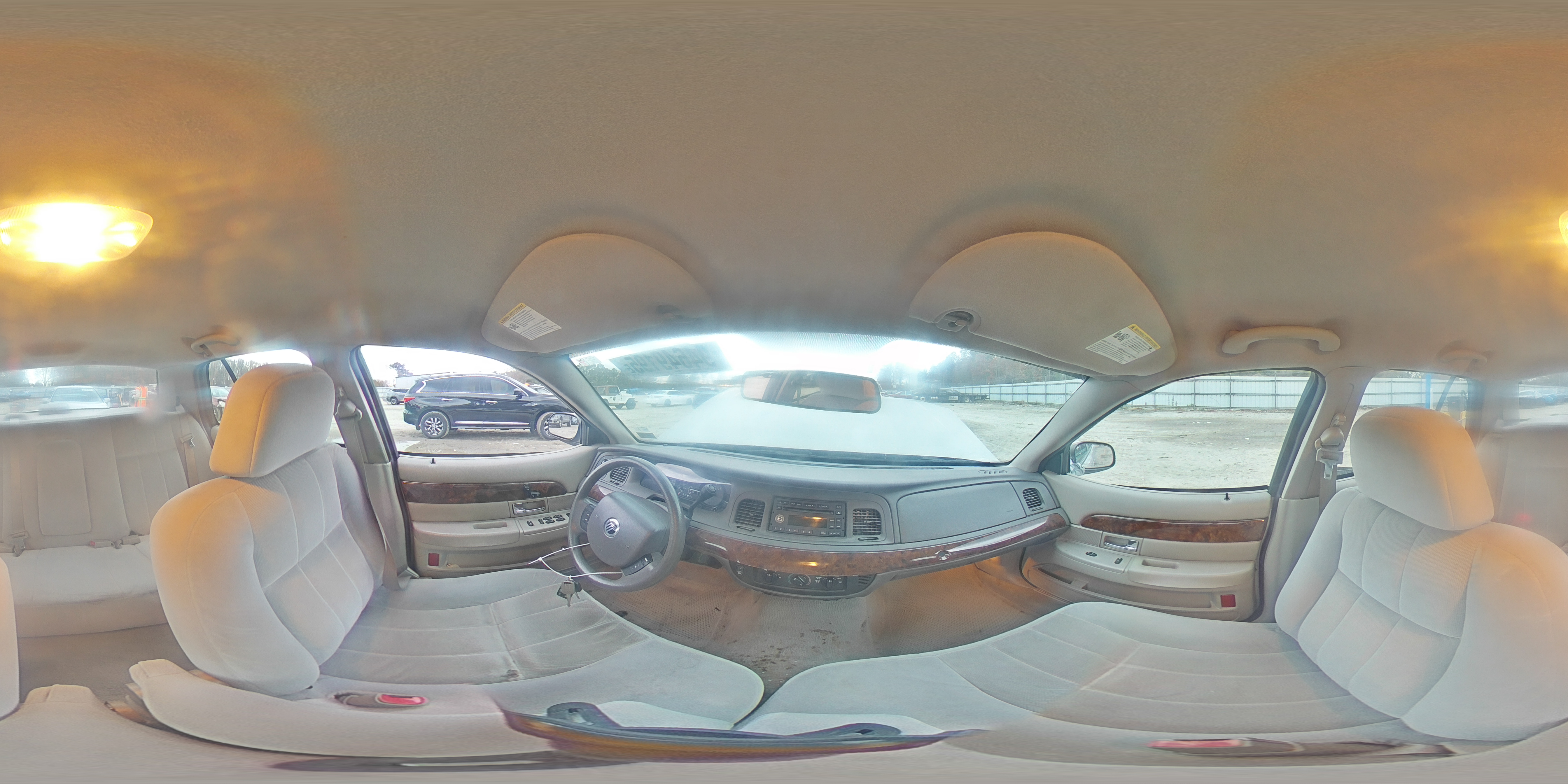 2007 Mercury Grand Marquis Gs VIN: 2MEFM74V37X611941 Lot: 94649195