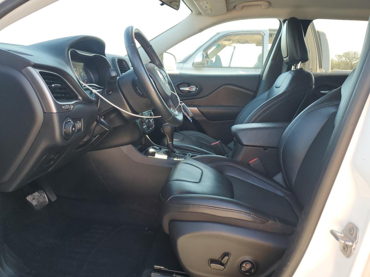 2019 Jeep Cherokee Latitude Plus VIN: 1C4PJMLX5KD441999 Lot: 93638825