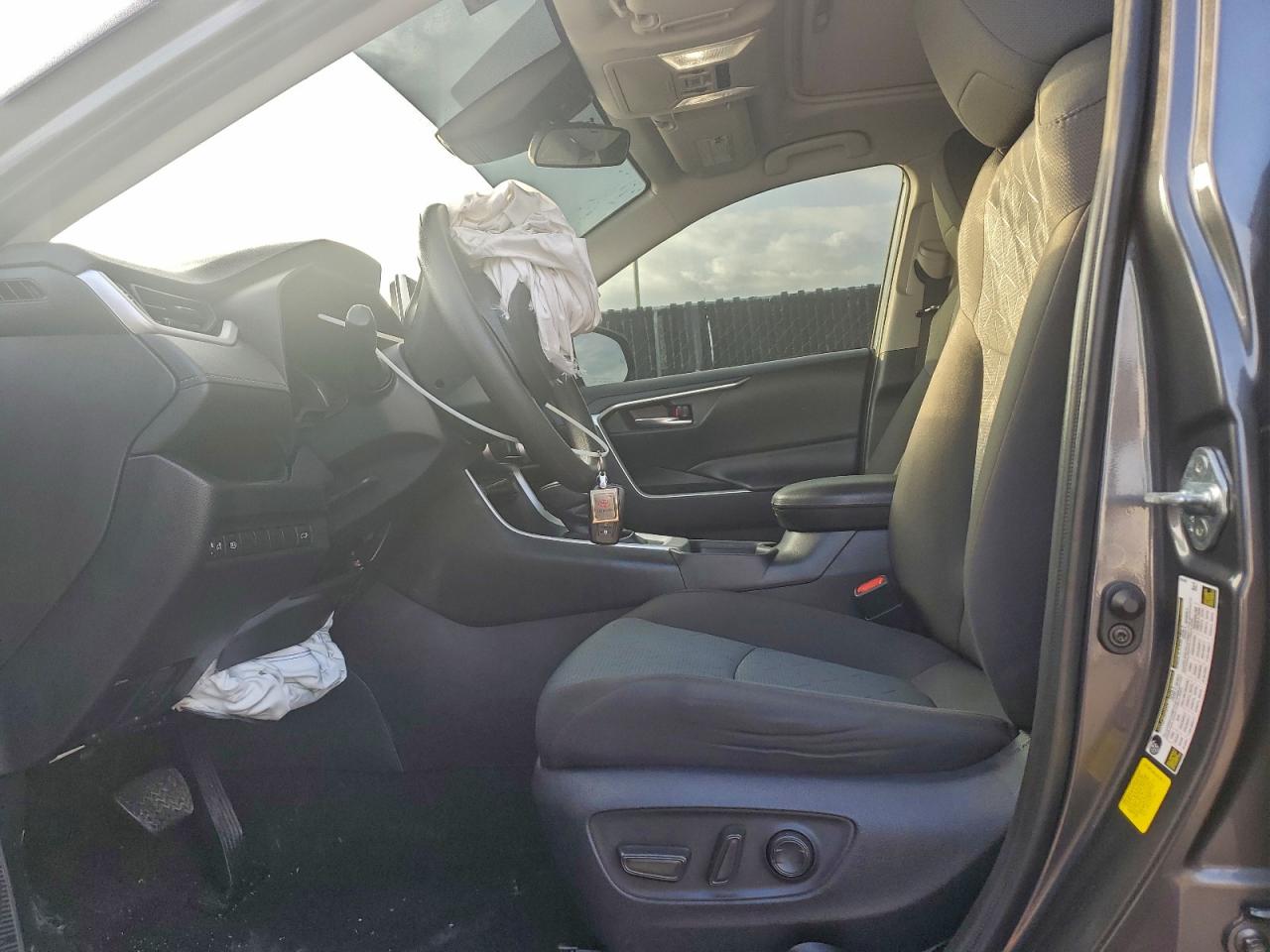 2024 Toyota Rav4 Xle VIN: 2T3W1RFVXRC284133 Lot: 93427625