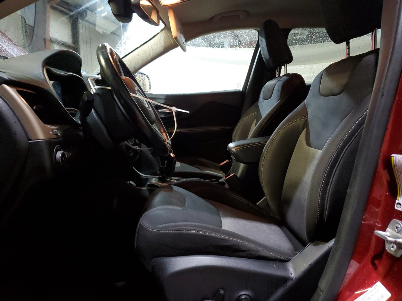 2014 Jeep Cherokee Latitude VIN: 1C4PJLCB8EW231677 Lot: 91798035