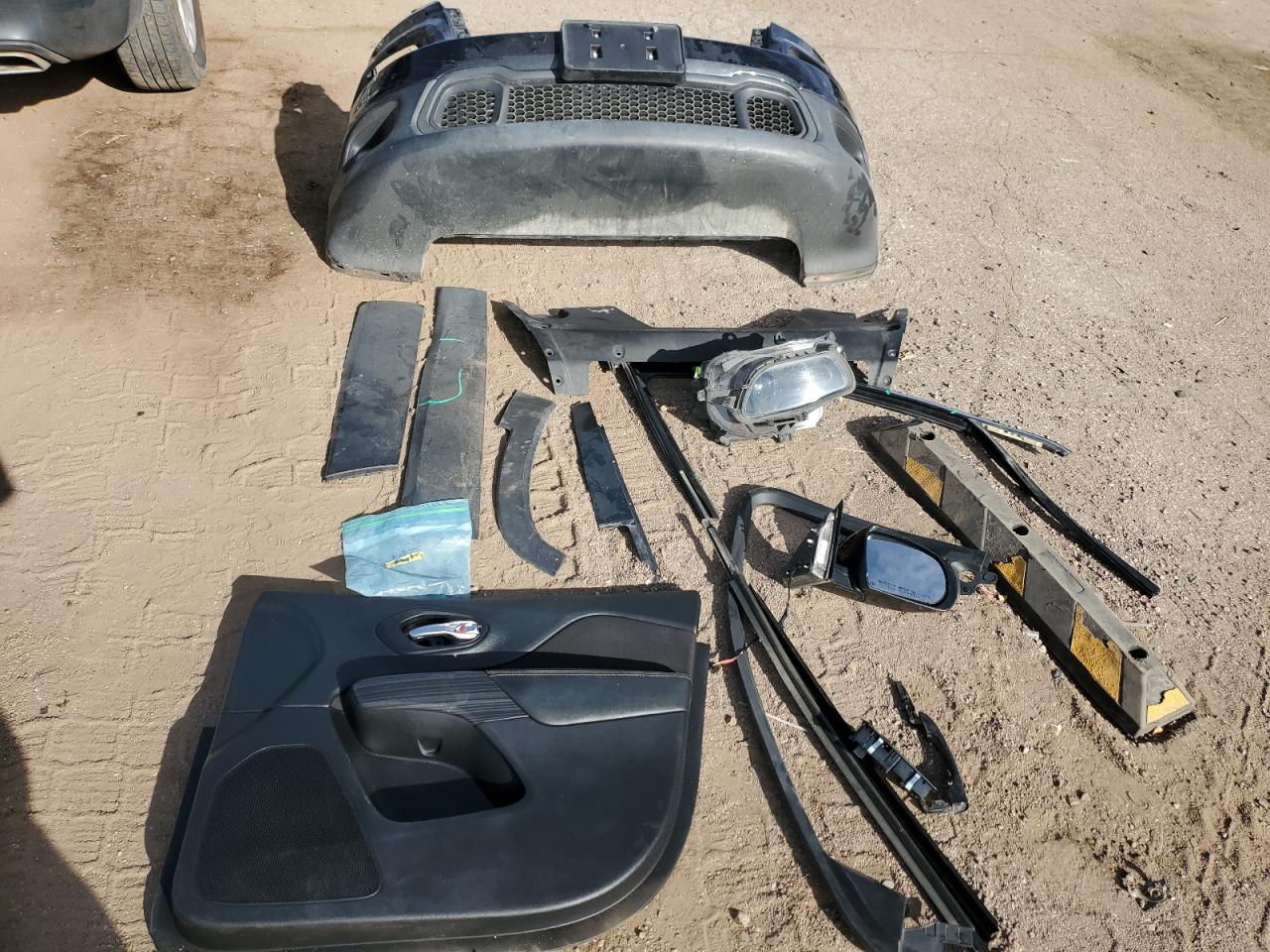 2015 Jeep Cherokee Latitude VIN: 1C4PJMCS2FW710149 Lot: 91930135