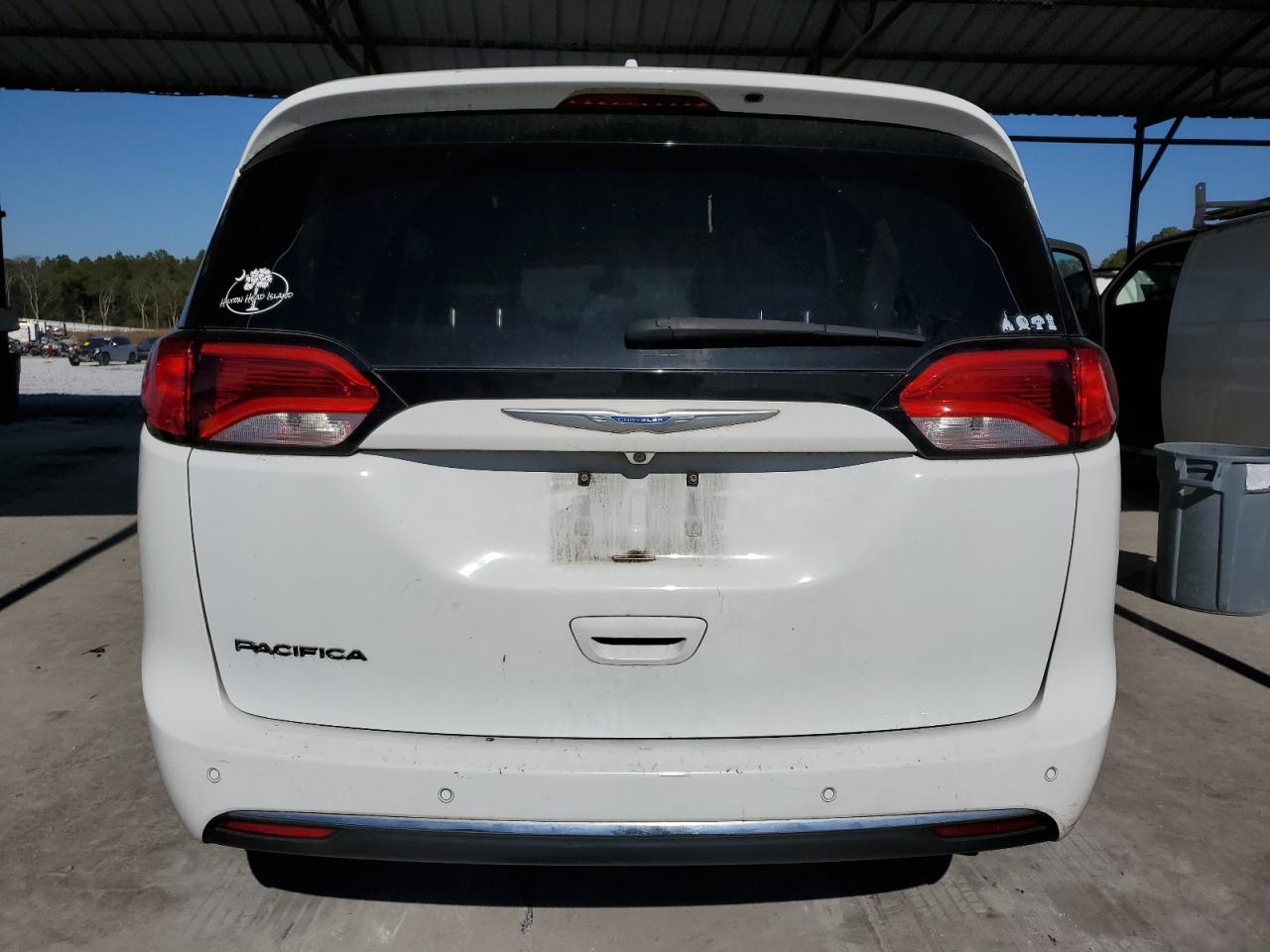 2018 Chrysler Pacifica Touring L VIN: 2C4RC1BG6JR152256 Lot: 92357625