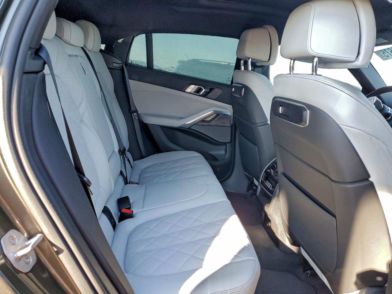 5UX33EX00T9235858 2026 BMW X6 xDrive40I