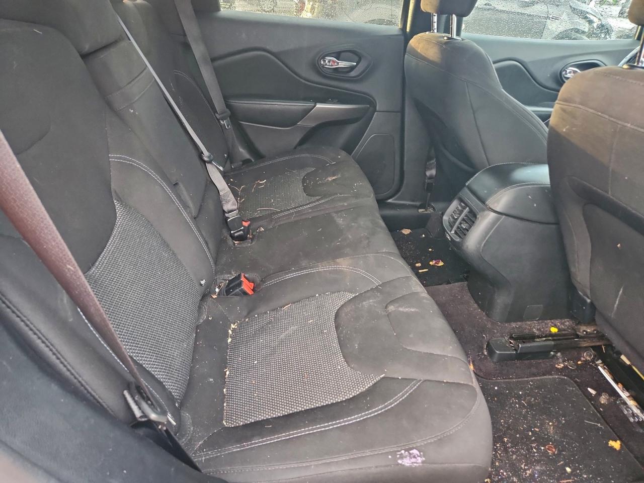 2019 Jeep Cherokee Latitude VIN: 1C4PJLCB0KD175628 Lot: 93681695