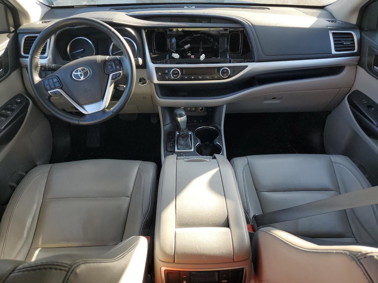 2018 Toyota Highlander Se VIN: 5TDJZRFH6JS854565 Lot: 93206585