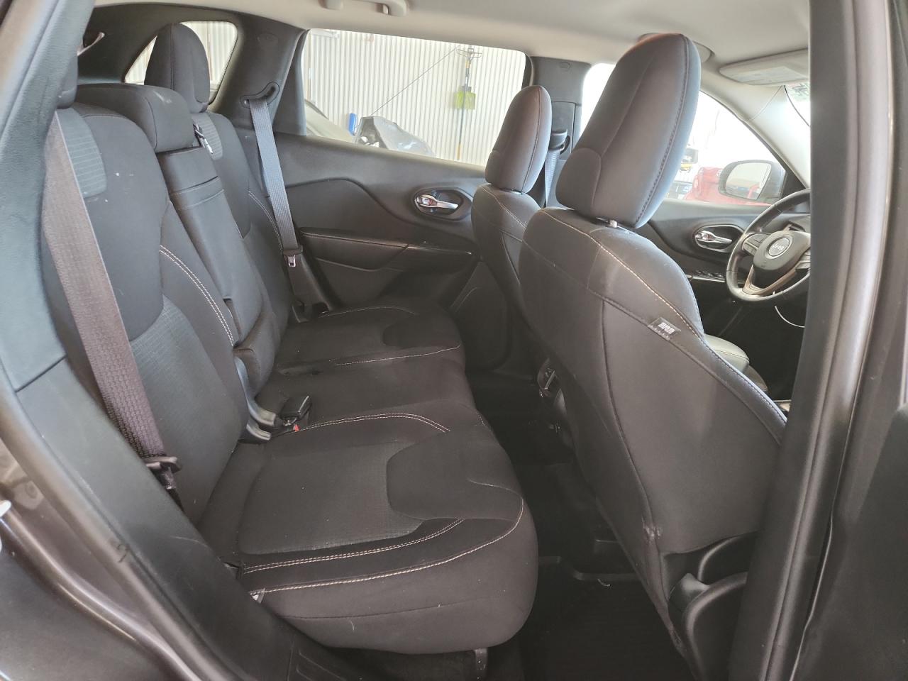 2016 Jeep Cherokee Latitude VIN: 1C4PJMCB3GW148909 Lot: 92486445