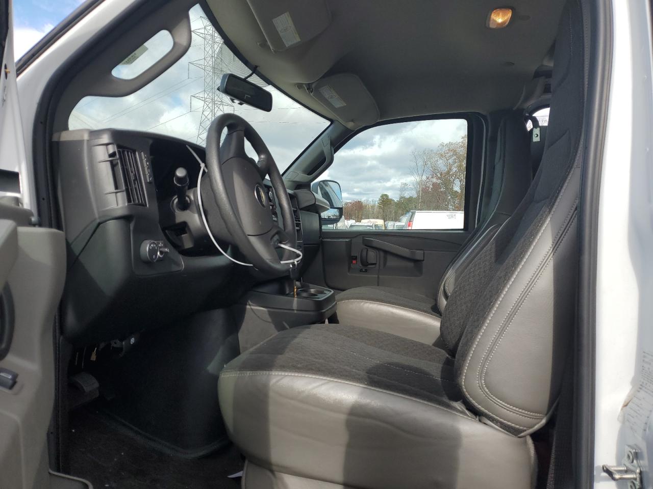 2024 Chevrolet Express G2500 VIN: 1GCWGAFP2R1263453 Lot: 91940015
