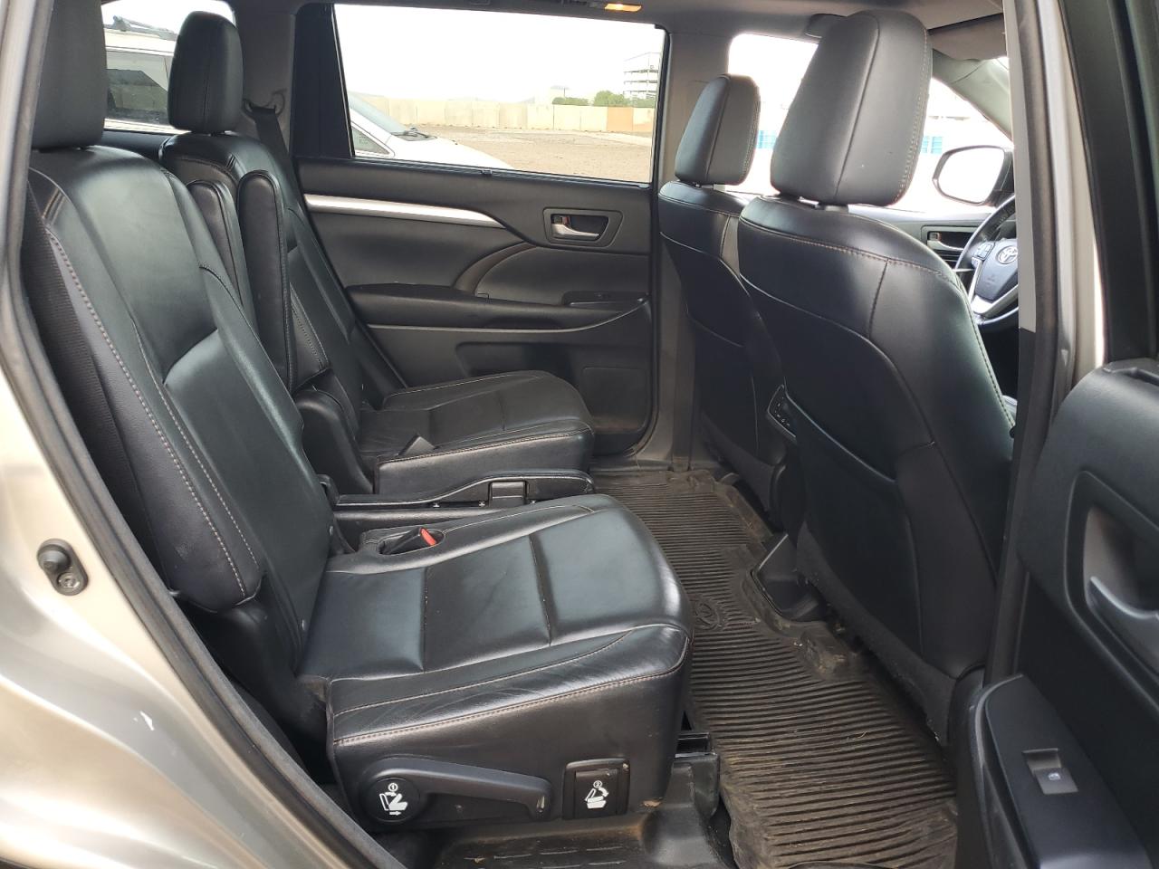 2016 Toyota Highlander Xle VIN: 5TDJKRFH9GS245385 Lot: 91682755