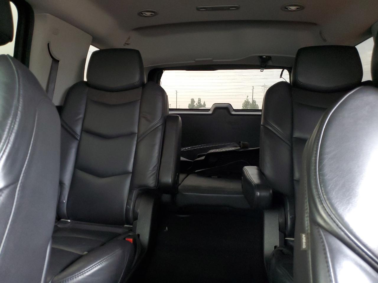 2018 Cadillac Escalade Premium Luxury VIN: 1GYS4CKJXJR387541 Lot: 92456695