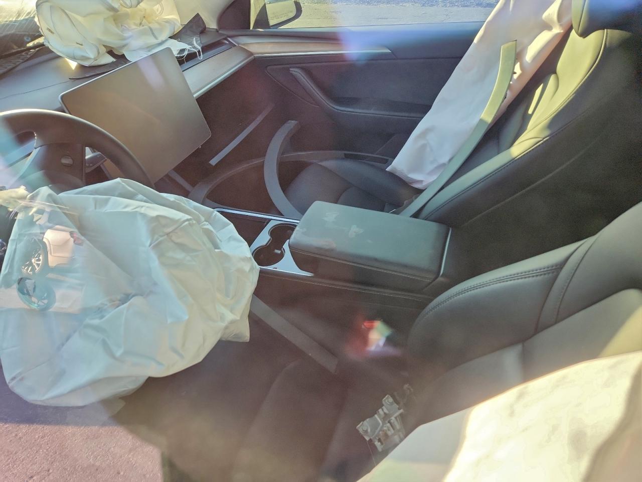 2024 Tesla Model Y VIN: 7SAYGDEF9RF022552 Lot: 94241155