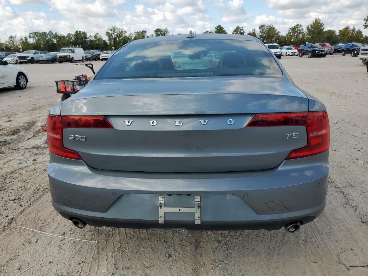 2018 Volvo S90 T5 Momentum VIN: LVY982AK2JP022921 Lot: 92274485