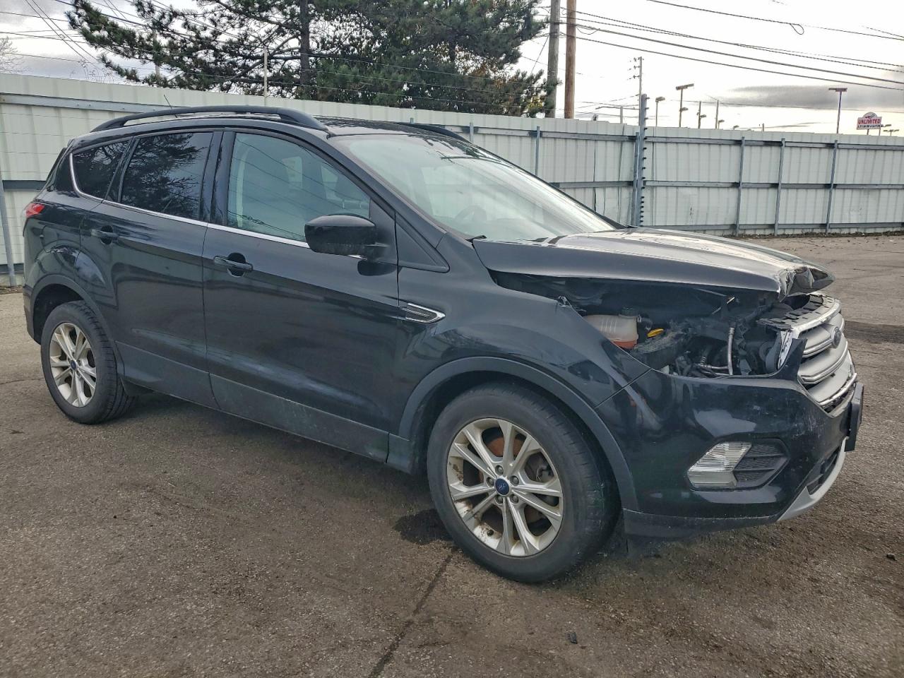 2017 Ford Escape Se VIN: 1FMCU0GDXHUD37950 Lot: 93024325