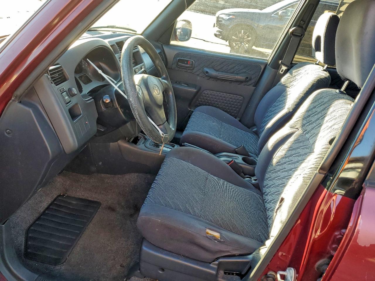 1998 Toyota Rav4 VIN: JT3GP10V5W7041269 Lot: 93972825