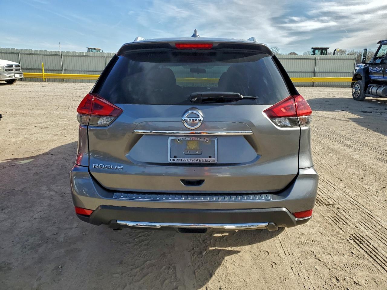 2018 Nissan Rogue S VIN: JN8AT2MT9JW466914 Lot: 94497795