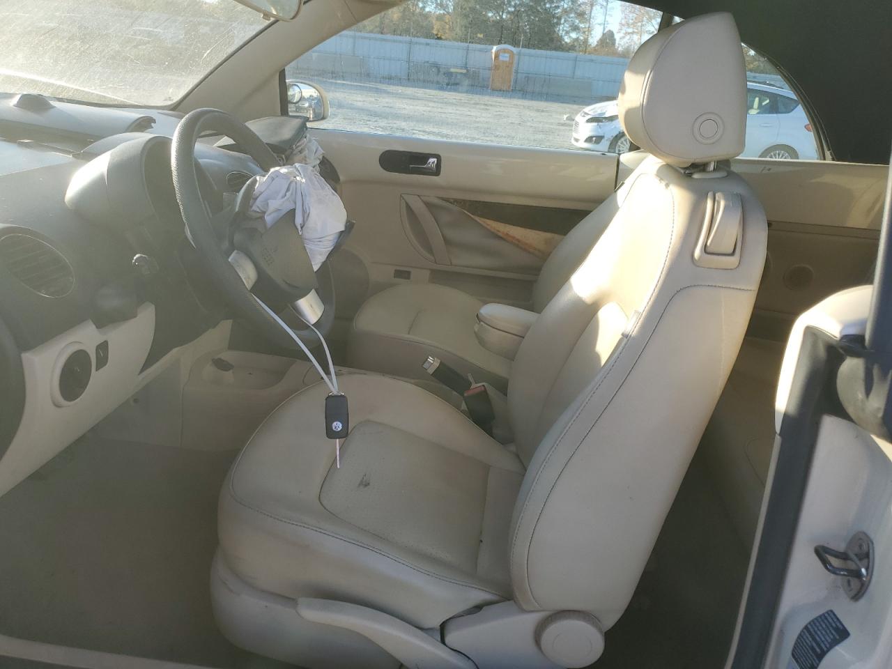 2006 Volkswagen New Beetle Convertible Option Package 1 VIN: 3VWRF31Y26M323125 Lot: 90606965