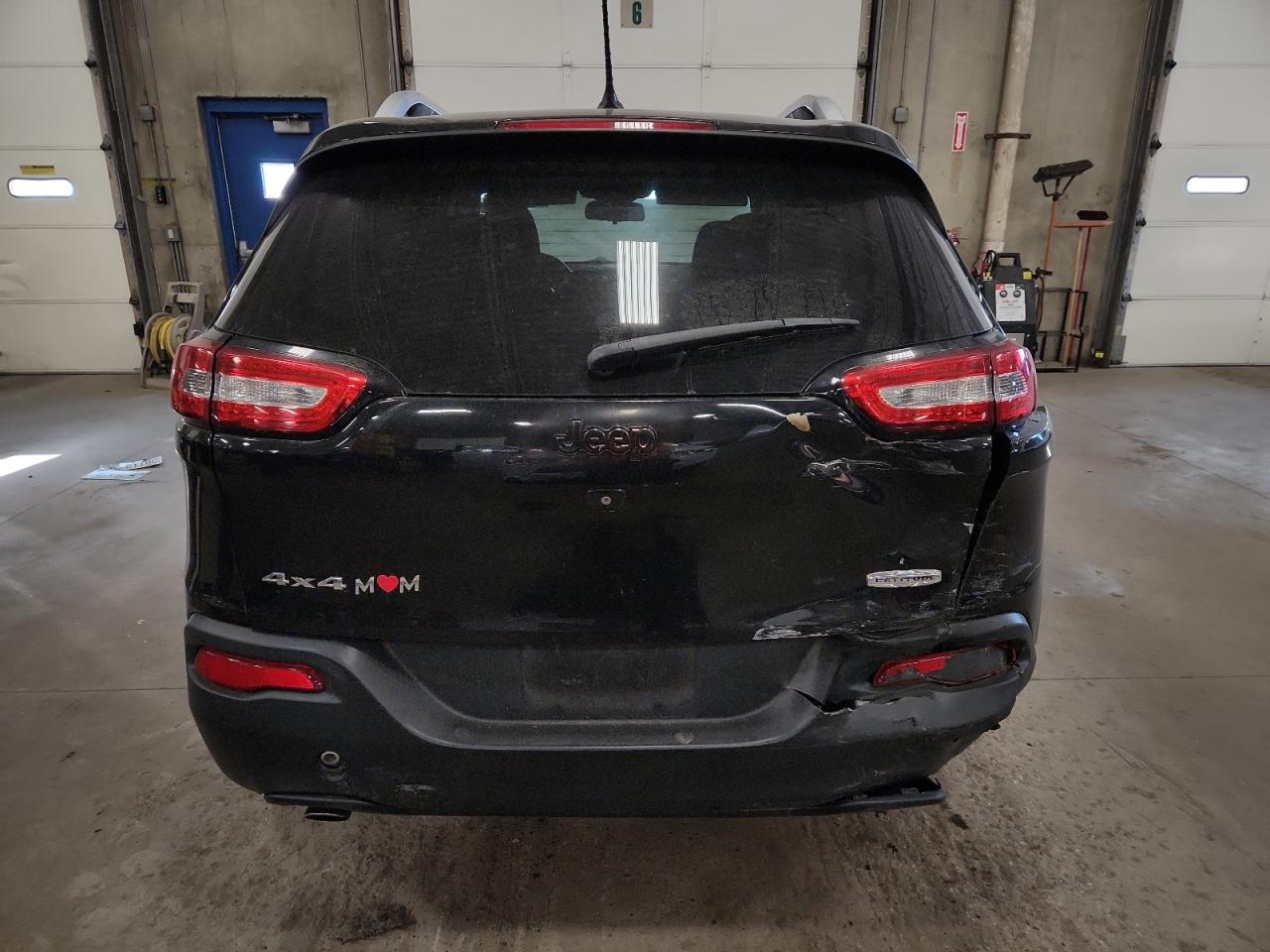 2015 Jeep Cherokee Latitude VIN: 1C4PJMCB0FW734692 Lot: 90143135