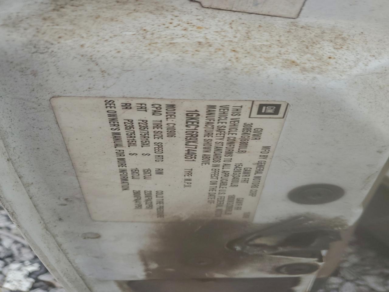 1999 GMC Suburban C1500 VIN: 1GKEC16R9XJ744651 Lot: 93876685