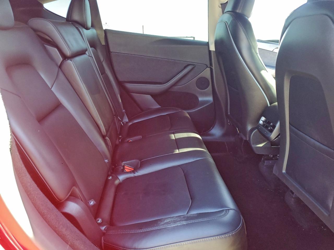 2025 Tesla Model Y VIN: 7SAYGDEF1SF231984 Lot: 94302075