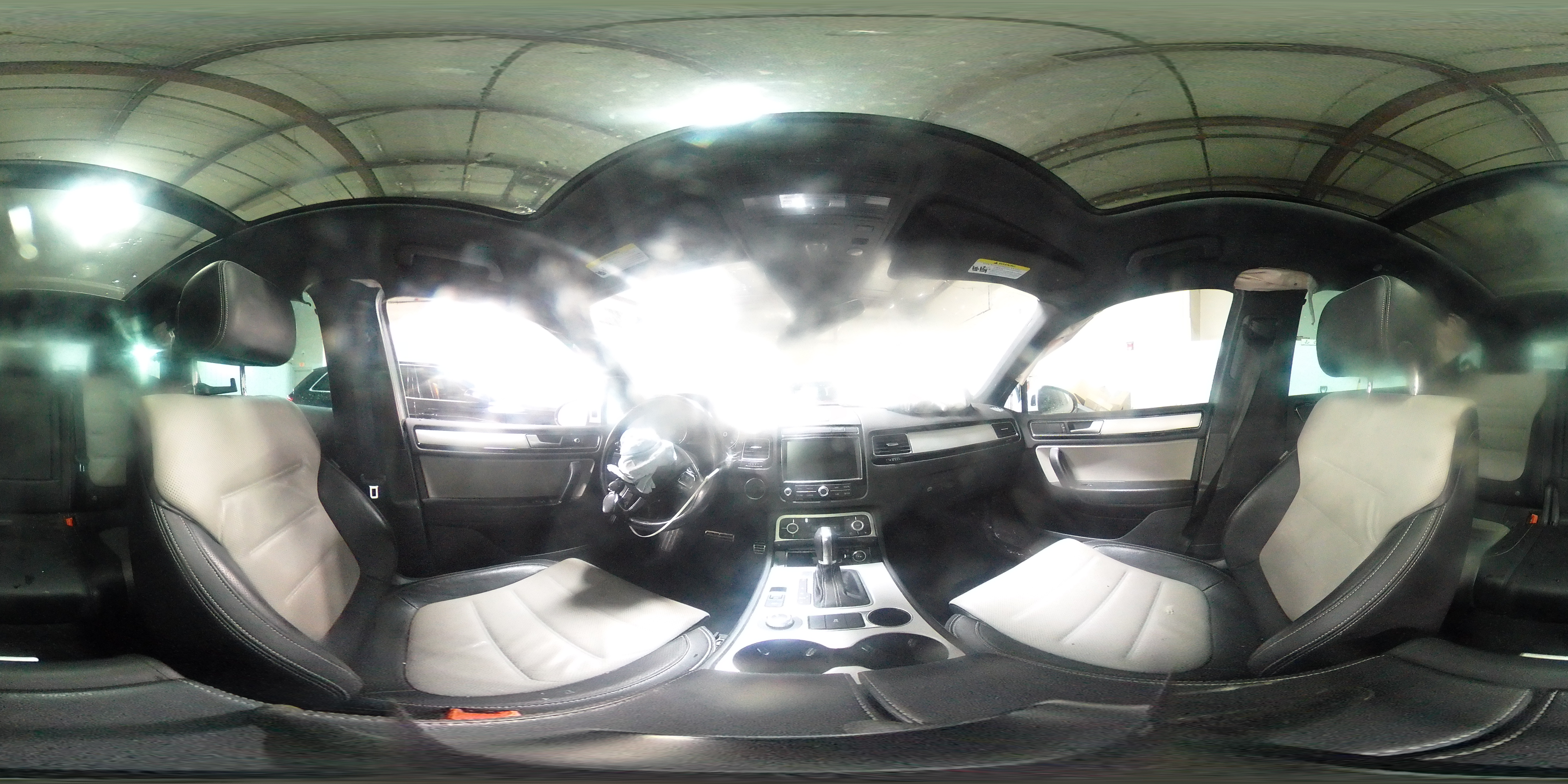 2017 Volkswagen Touareg Wolfsburg VIN: WVGRF7BP8HD005519 Lot: 92195885