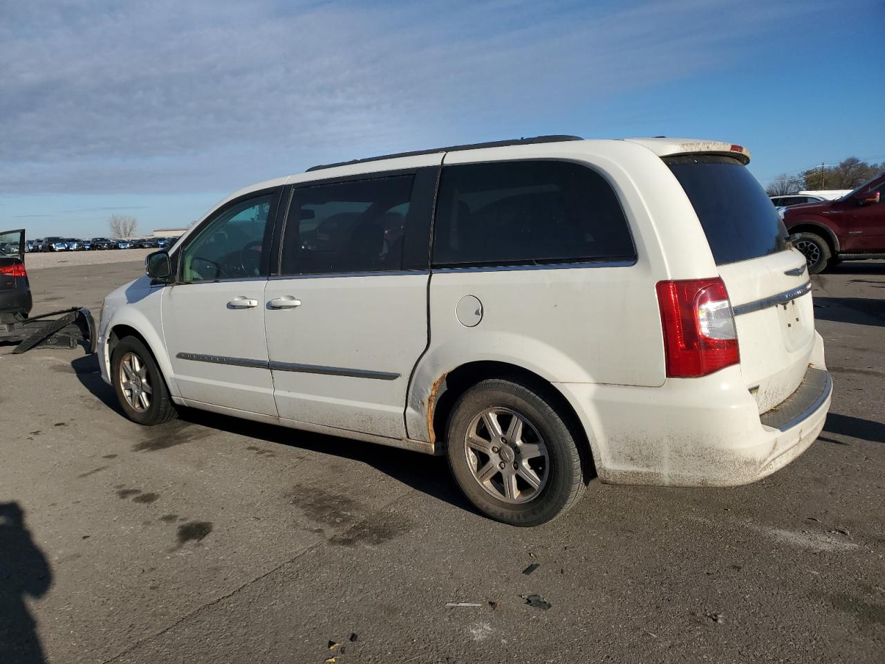 2001 Chrysler Town & Country Touring L VIN: 2A4RR8DG0BR703300 Lot: 92622155
