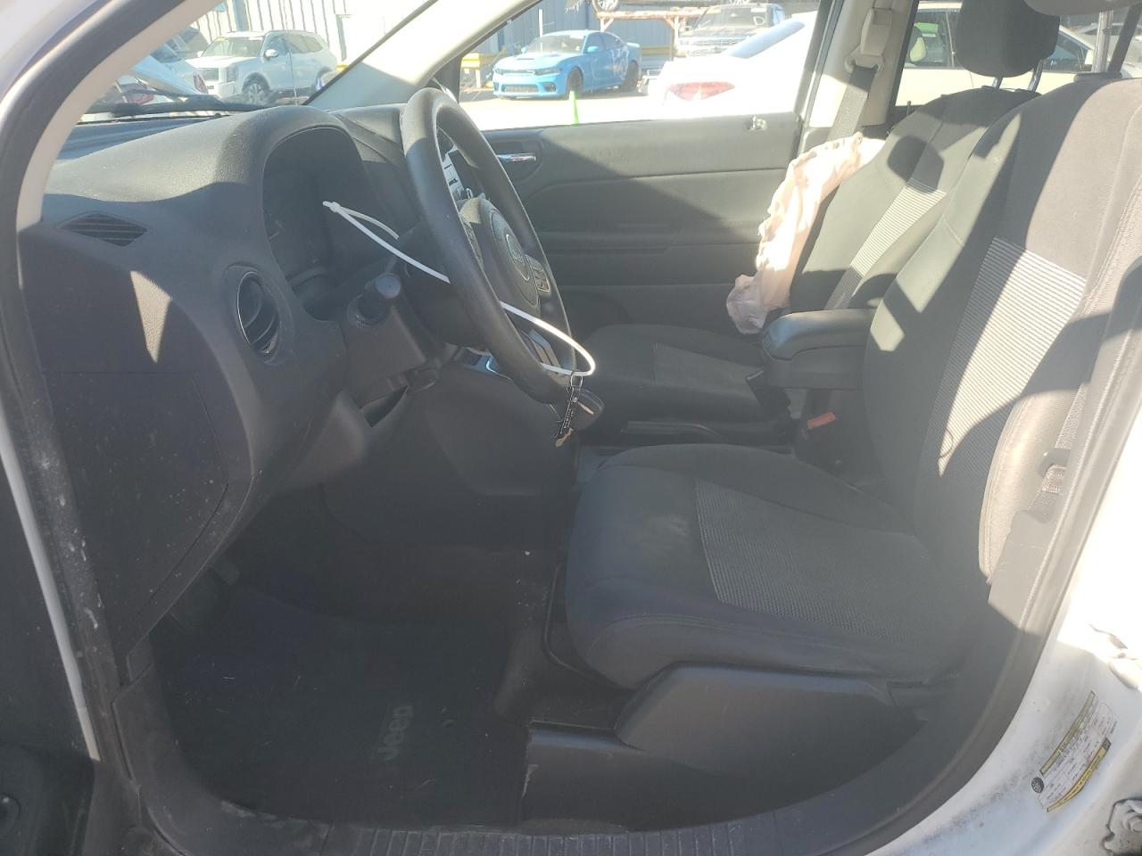 2016 Jeep Compass Sport VIN: 1C4NJCBA9GD628457 Lot: 92306835