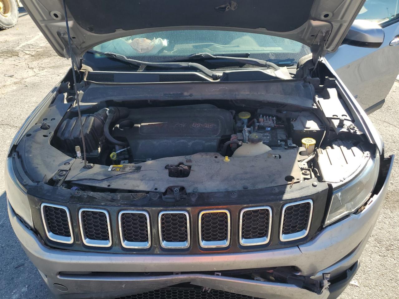 2018 Jeep Compass Latitude VIN: 3C4NJCBBXJT257027 Lot: 90874945