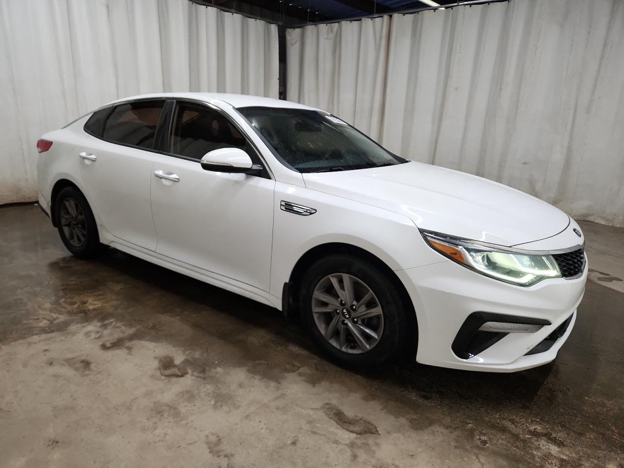 2020 Kia Optima Lx VIN: 5XXGT4L31LG402647 Lot: 92044315