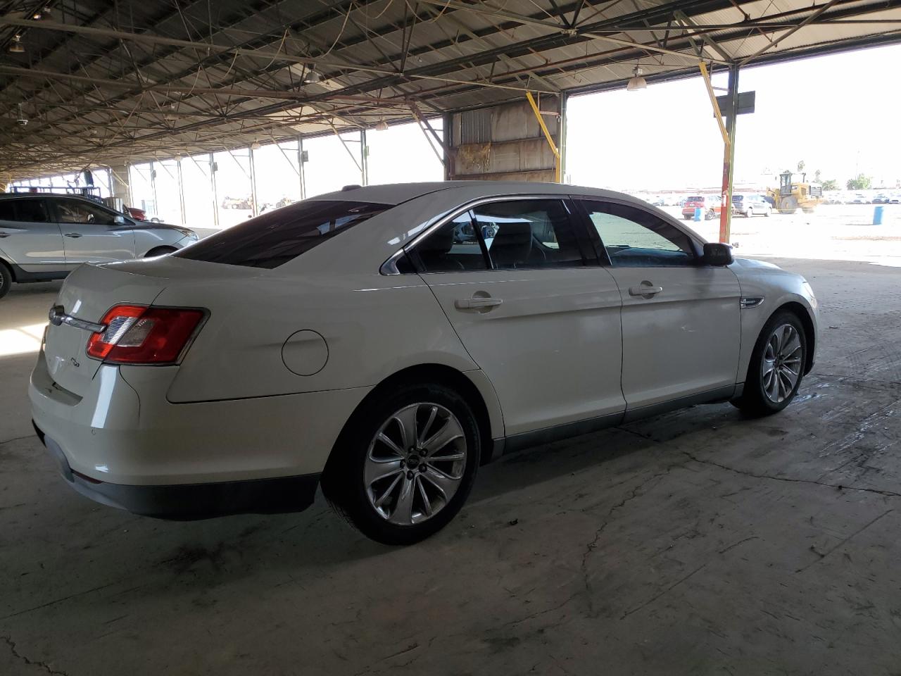 2010 Ford Taurus Limited VIN: 1FAHP2FW9AG133831 Lot: 93275025