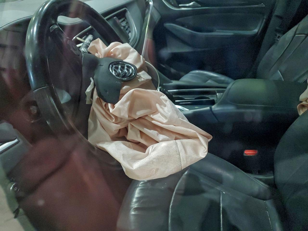 2018 Buick Enclave Essence VIN: 5GAERBKW4JJ153468 Lot: 92626795