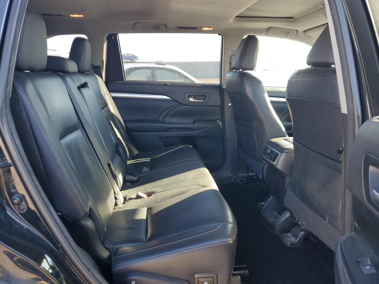 2015 Toyota Highlander Xle VIN: 5TDJKRFH6FS105096 Lot: 91020615