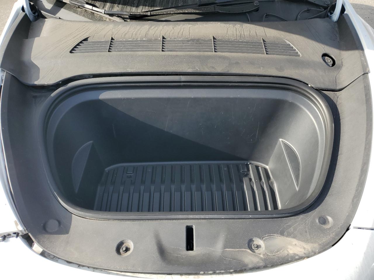 2024 Tesla Model Y VIN: 7SAYGAEE1RF168580 Lot: 92470195