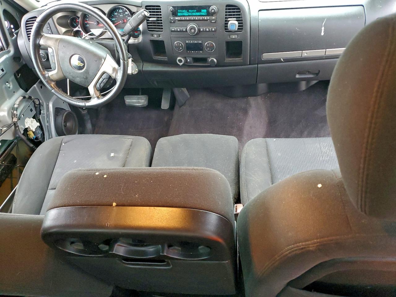 2011 Chevrolet Silverado C1500 Lt VIN: 1GCRCSE02BZ207121 Lot: 93911765