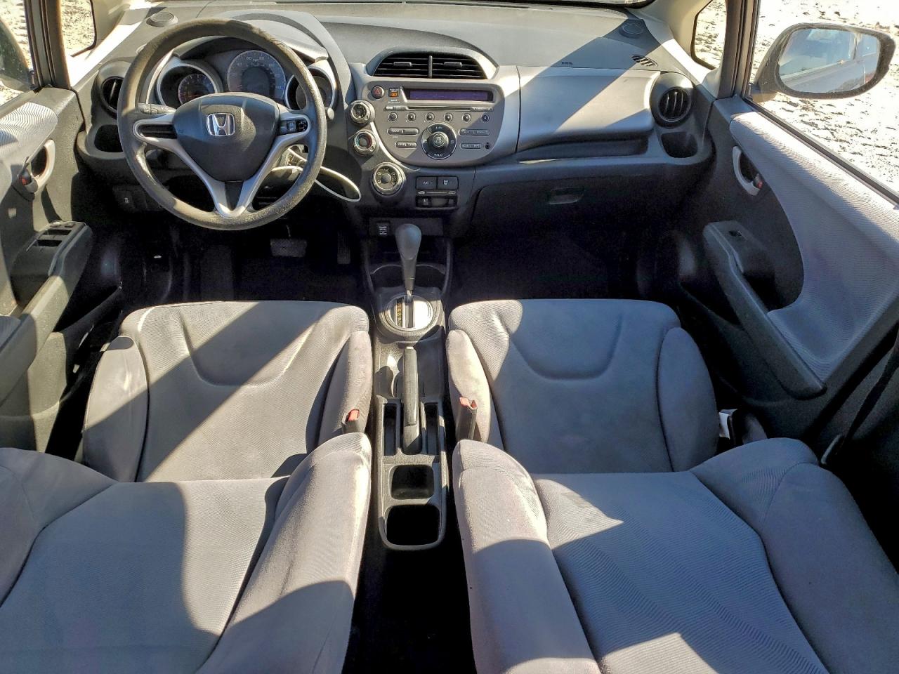 2013 Honda Fit VIN: JHMGE8H33DC081706 Lot: 92766195