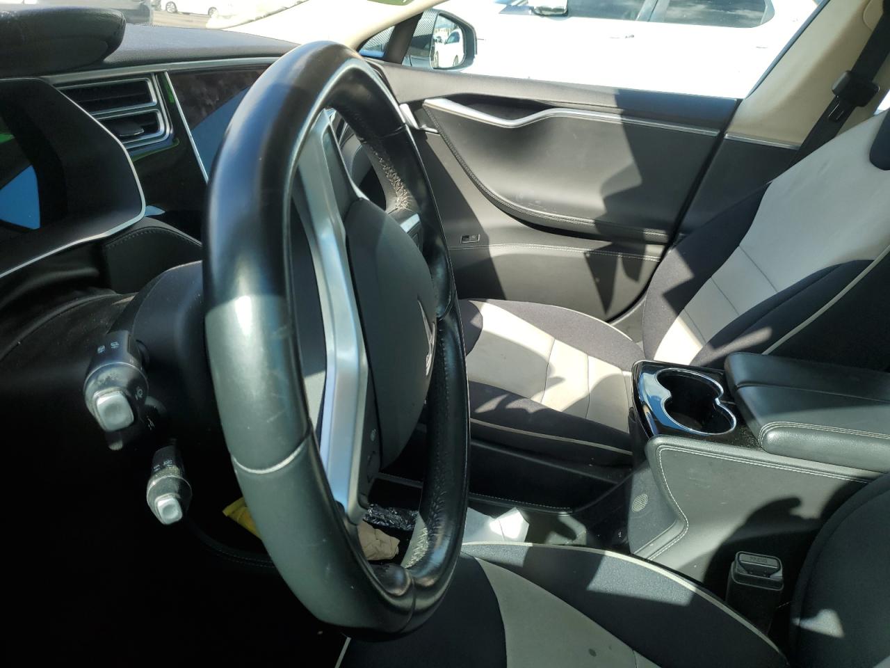 2014 Tesla Model S VIN: 5YJSA1H15EFP49815 Lot: 93302615