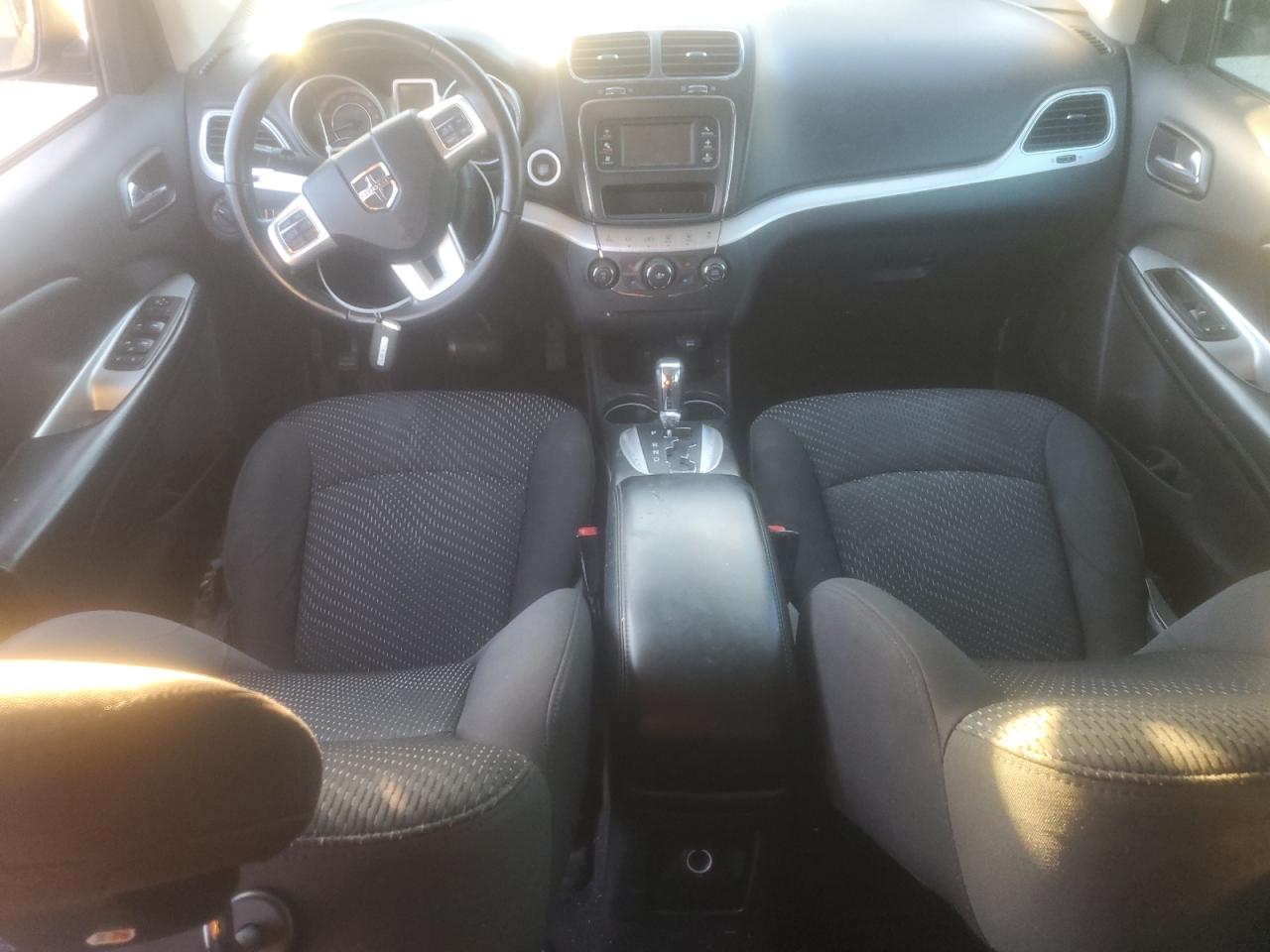 2018 Dodge Journey Se VIN: 3C4PDCAB1JT275756 Lot: 92725405