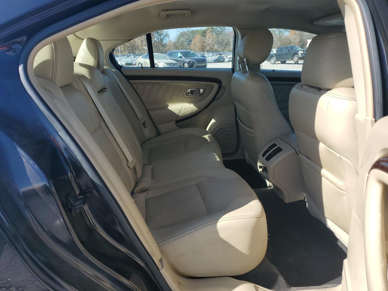 2017 Ford Taurus Limited VIN: 1FAHP2F88HG121679 Lot: 92641555