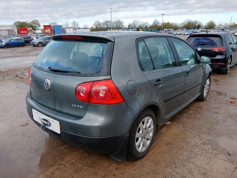2004 VOLKSWAGEN GOLF 1.6 SE FSI 5DR