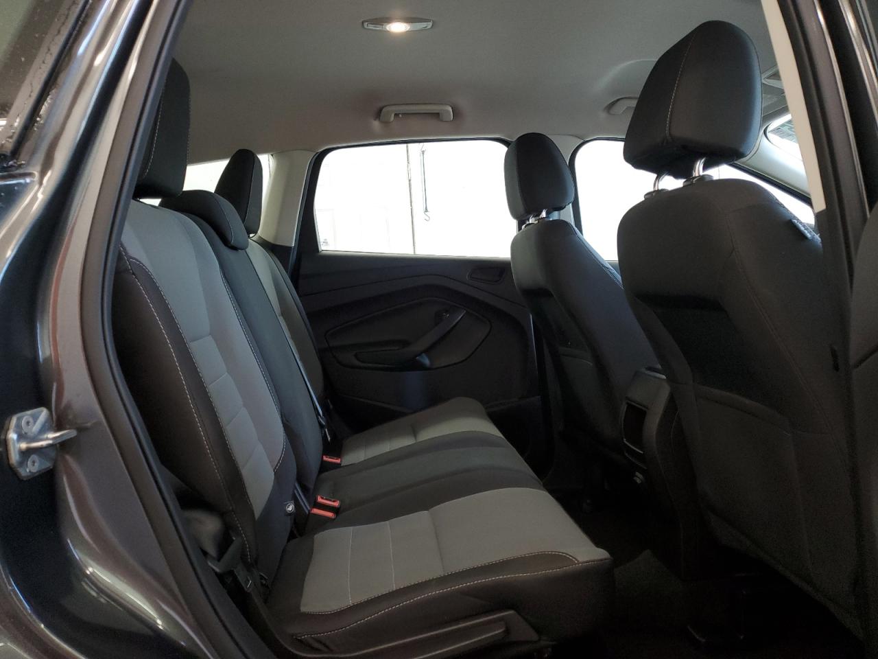 2017 Ford Escape S VIN: 1FMCU0F70HUE01182 Lot: 91900475