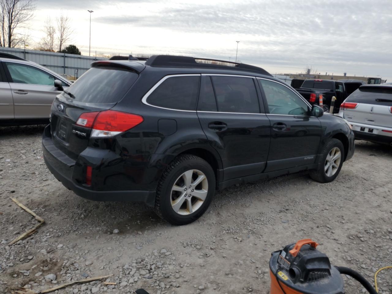 2014 Subaru Outback 2.5I Premium VIN: 4S4BRCCC2E3276977 Lot: 91394035