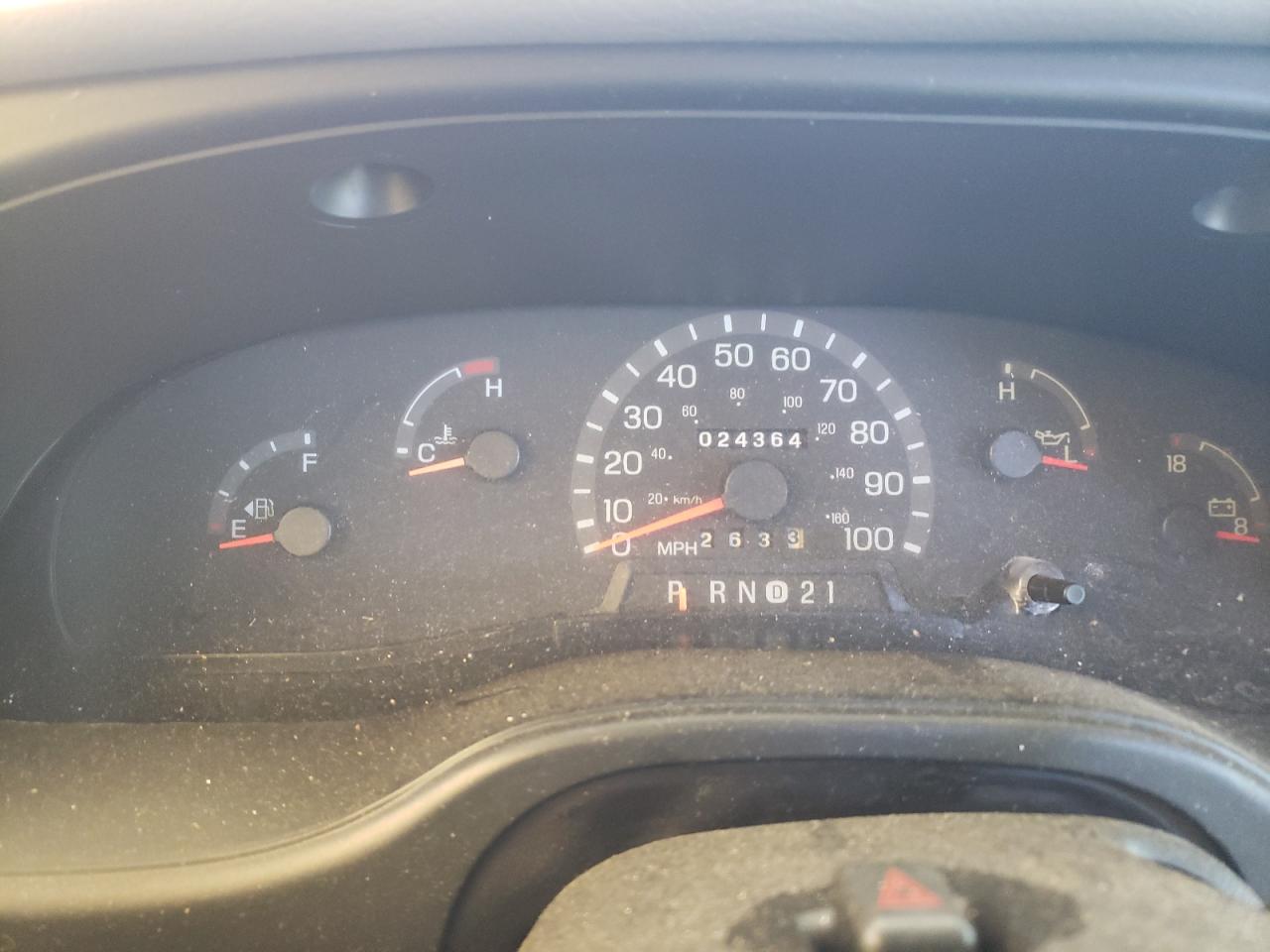 2002 Ford Econoline E450 Super Duty Cutaway Van VIN: 1FDXE45S32HA18946 Lot: 93724425