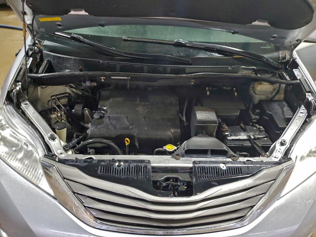 2011 Toyota Sienna Xle VIN: 5TDYK3DCXBS051525 Lot: 94457215