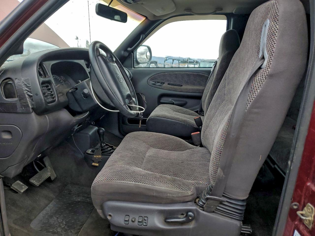 2000 Dodge Ram 1500 VIN: 3B7HF13Z5YM207526 Lot: 93762625