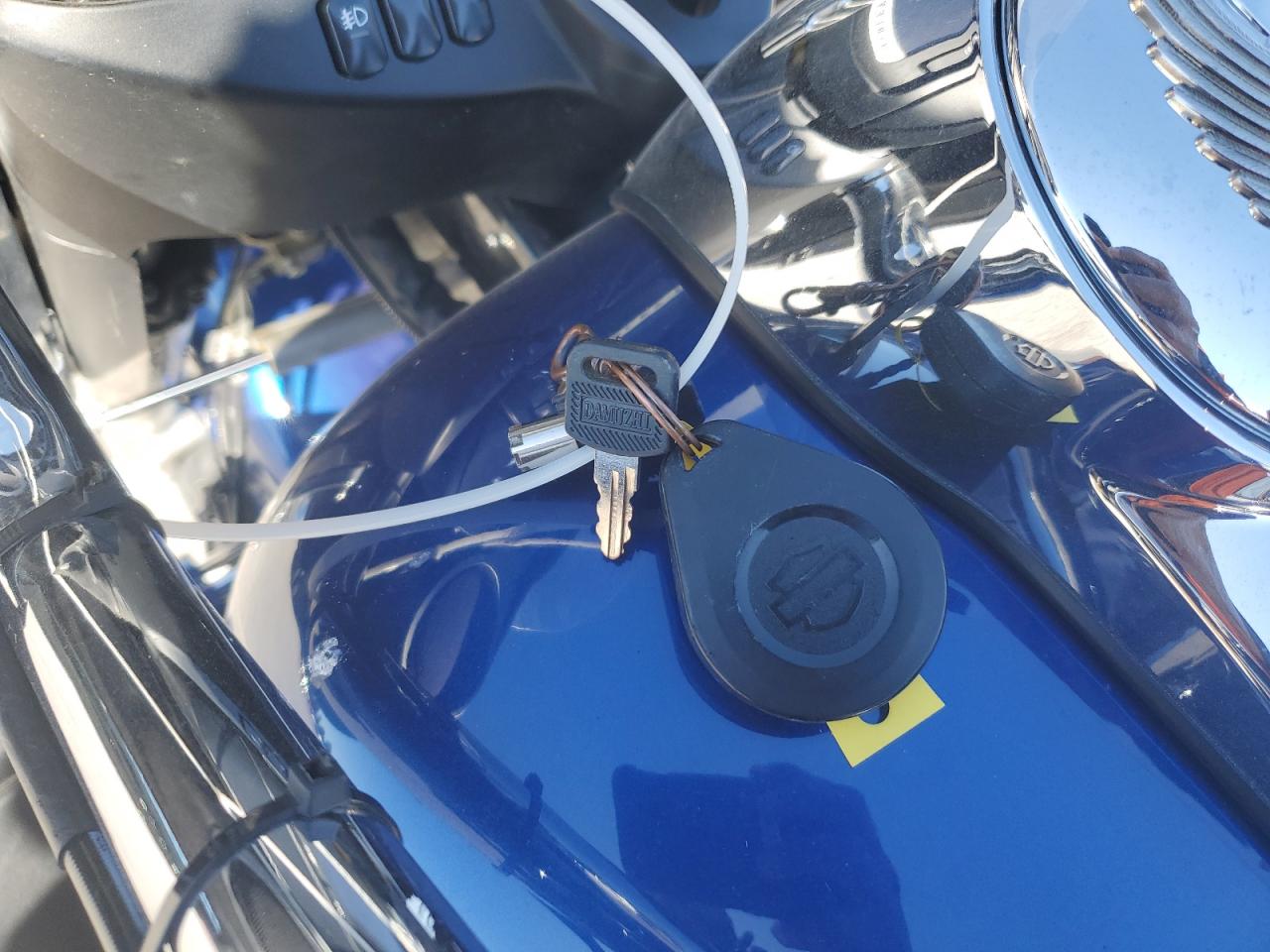 2017 Harley-Davidson Flhtcutg Tri Glide Ultra VIN: 1HD1MAD1XHB858236 Lot: 91224815