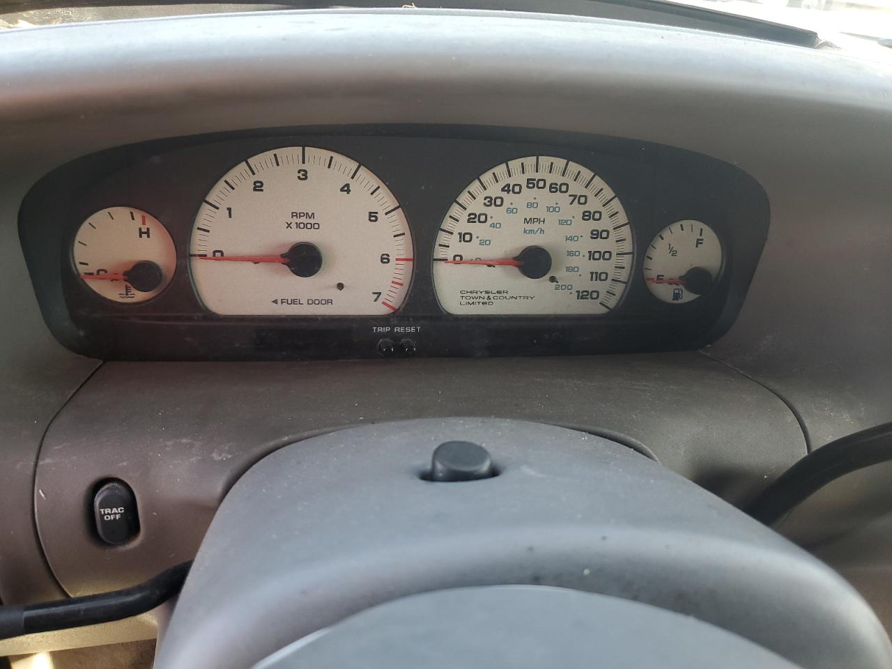 2000 Chrysler Town & Country Limited VIN: 1C4GP64L6YB621079 Lot: 91186435