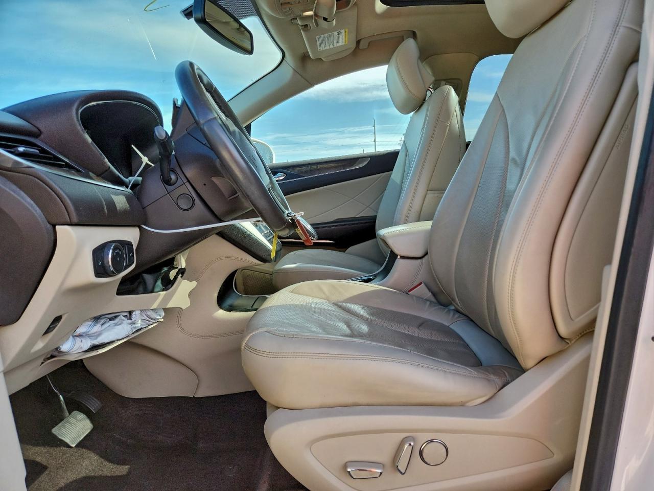 2017 Lincoln Mkc Reserve VIN: 5LMCJ3C92HUL50992 Lot: 94230925