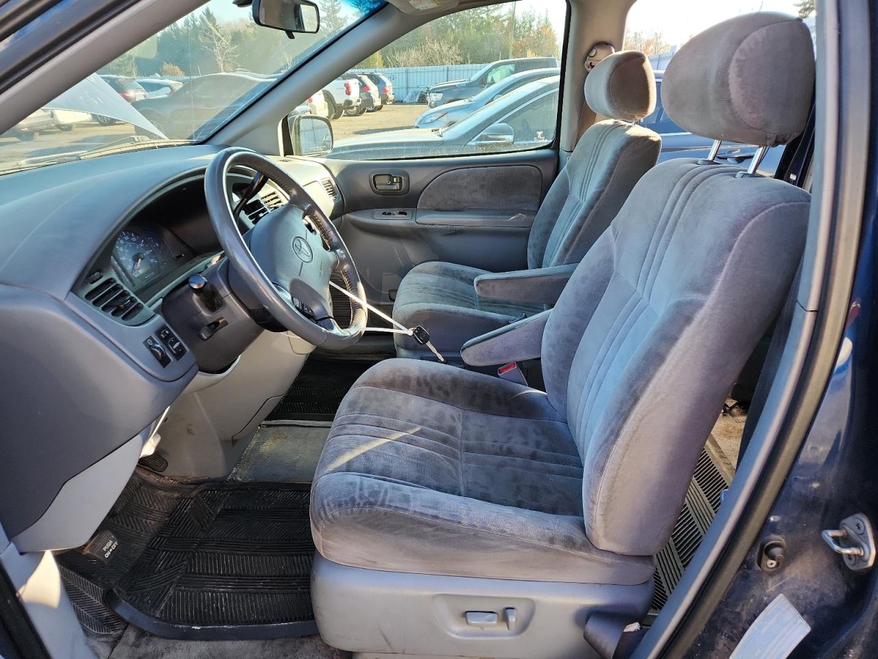 2002 Toyota Sienna Le VIN: 4T3ZF13C82U462080 Lot: 91605115