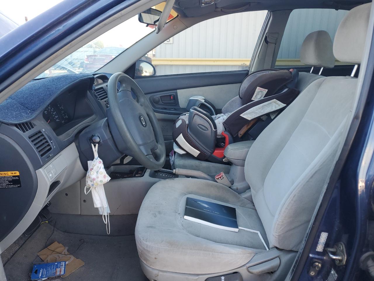 2004 Kia Spectra Lx VIN: KNAFE122745052456 Lot: 90951605