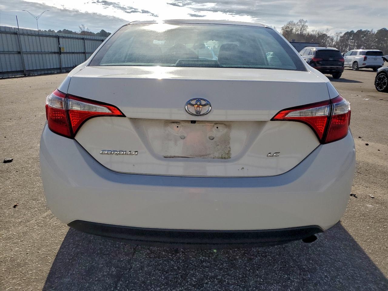 2014 Toyota Corolla L VIN: 5YFBURHEXEP065761 Lot: 94253775