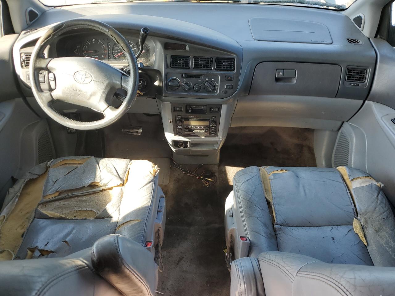 2020 Toyota Sienna Le VIN: 4T3ZF13C0YU235653 Lot: 82756425