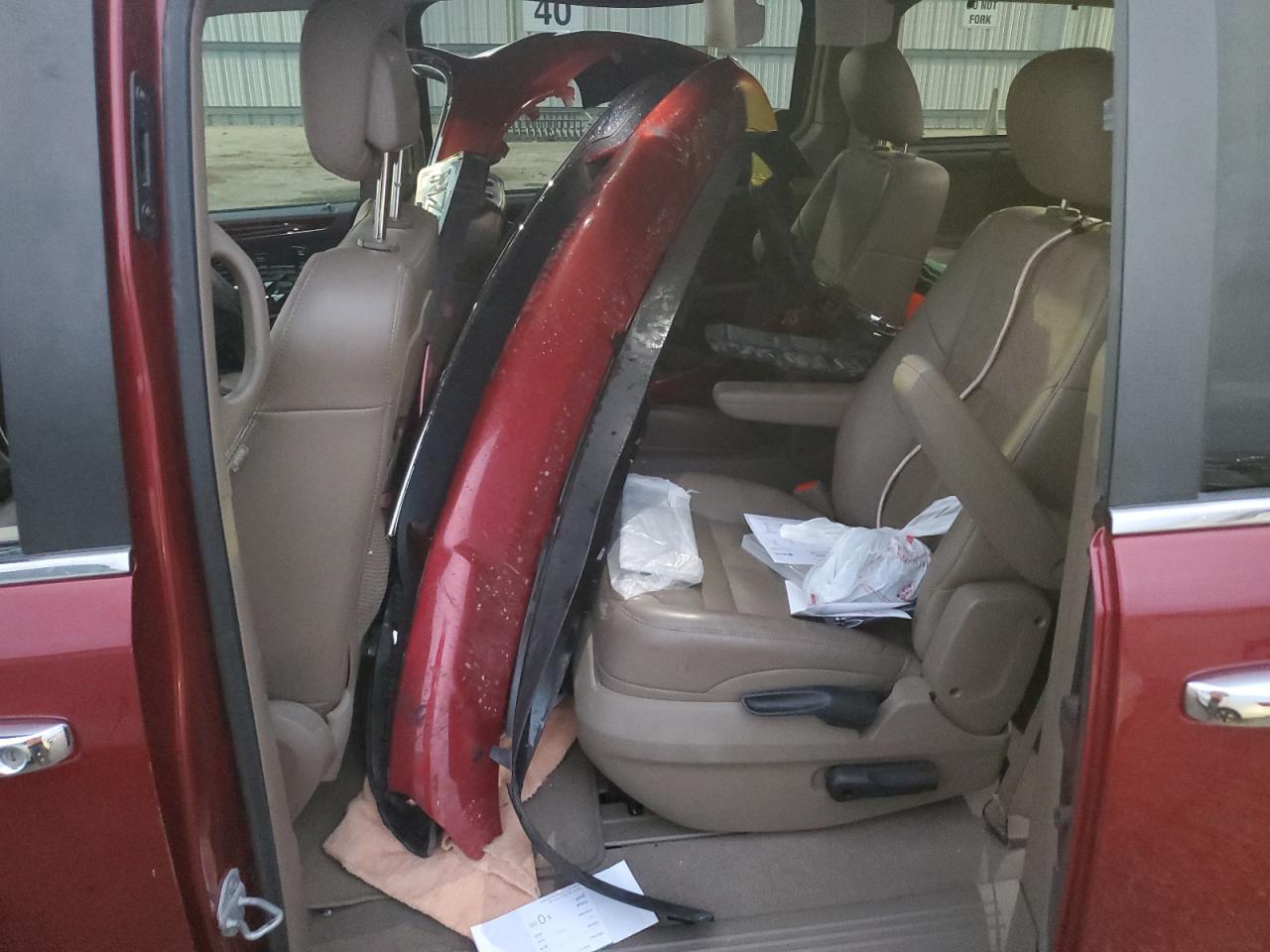 2012 Chrysler Town & Cou VIN: 181426 Lot: 92737785